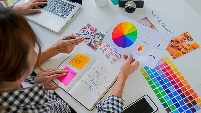 Strategi branding digital untuk memperluas jangkauan bisnis melalui media sosial, website, konten, dan pemasaran online.
