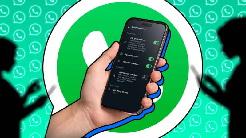 Status WhatsApp digunakan sebagai ruang berbagi aktivitas sehari-hari melalui foto, video, dan teks