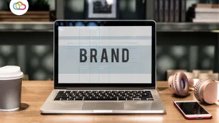 Grafik strategi memadukan kepribadian otentik pemilik usaha dan riset bahasa audiens untuk membangun brand voice yang menghasilkan cuan.