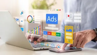 Strategi mengelola promosi melalui penawaran tepat, komunikasi transparan, dan evaluasi agar citra produk tetap positif.