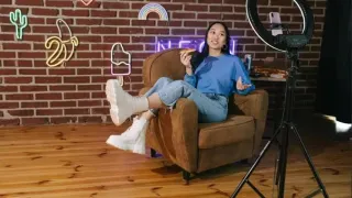 Kreator mengembangkan cerita sehari-hari menjadi konten digital menarik melalui narasi, foto, dan media sosial.