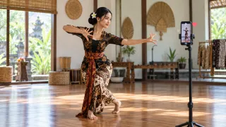Menonton Ruang Berbagi