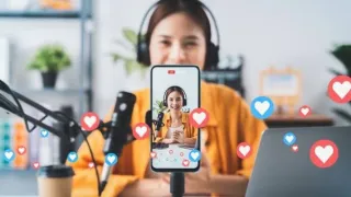 Humor situasional dalam video pendek yang menghibur audiens dan meningkatkan peluang konten dibagikan di media sosial.